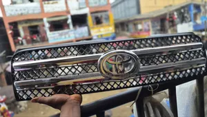 Front Grill for Toyota Highlander 2003/2006 Hybrid Model