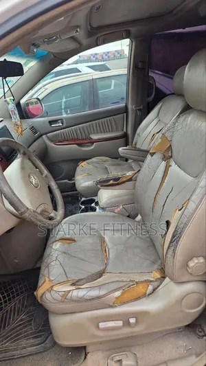 Toyota Sienna 2004 White