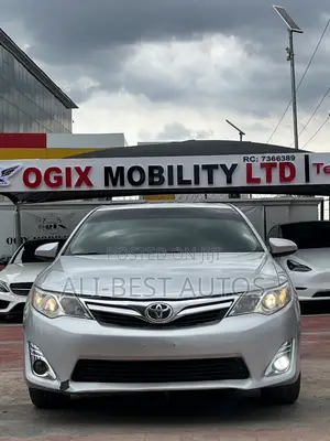 Toyota Camry 2012 Silver