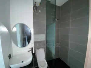 2bdrm Apartment in Lekki Phase 1 for rent