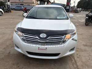 Toyota Venza LE 2011 White