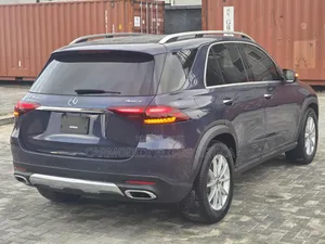 Mercedes-Benz GLE-Class 2024 Blue