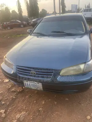 Toyota Camry CE 4dr Sedan (2.2L 4cyl 4A) 2000 Green