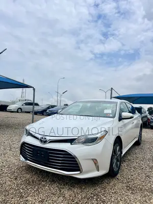 Toyota Avalon XLE FWDSedan (3.6L 6cyl 6A) 2016 White