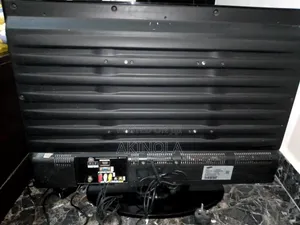 Samsung 32" HD LCD TV - LA32C350D1 - Clean and Working Perfectly.