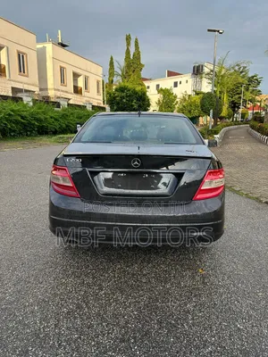 Mercedes-Benz C200 2010 Black
