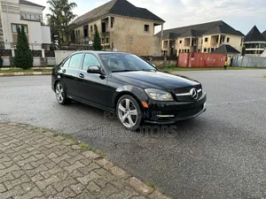 Mercedes-Benz C200 2010 Black