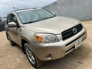 Toyota RAV4 2007 Gold