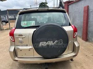 Toyota RAV4 2007 Gold