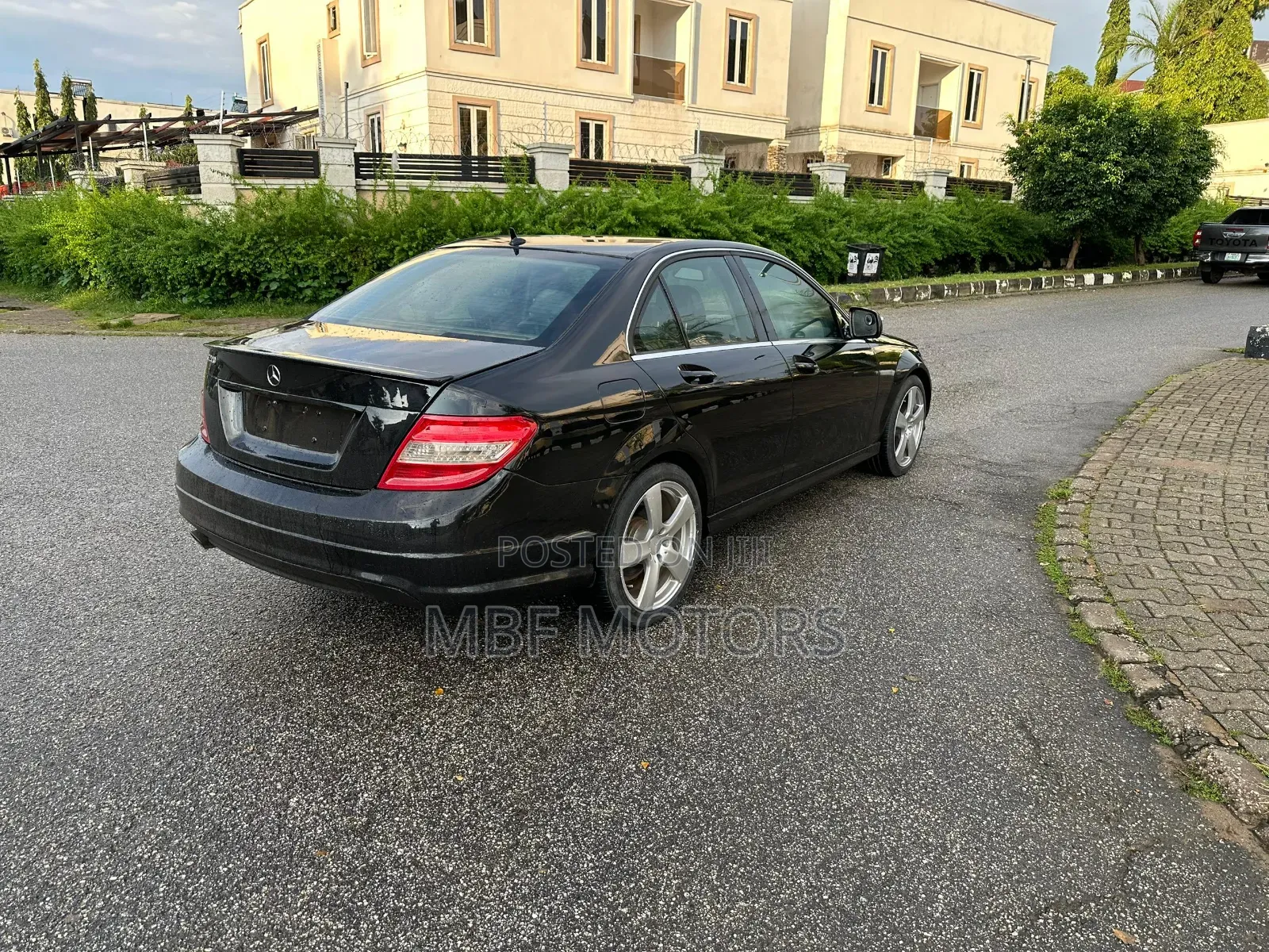 Mercedes-Benz C200 2010 Black