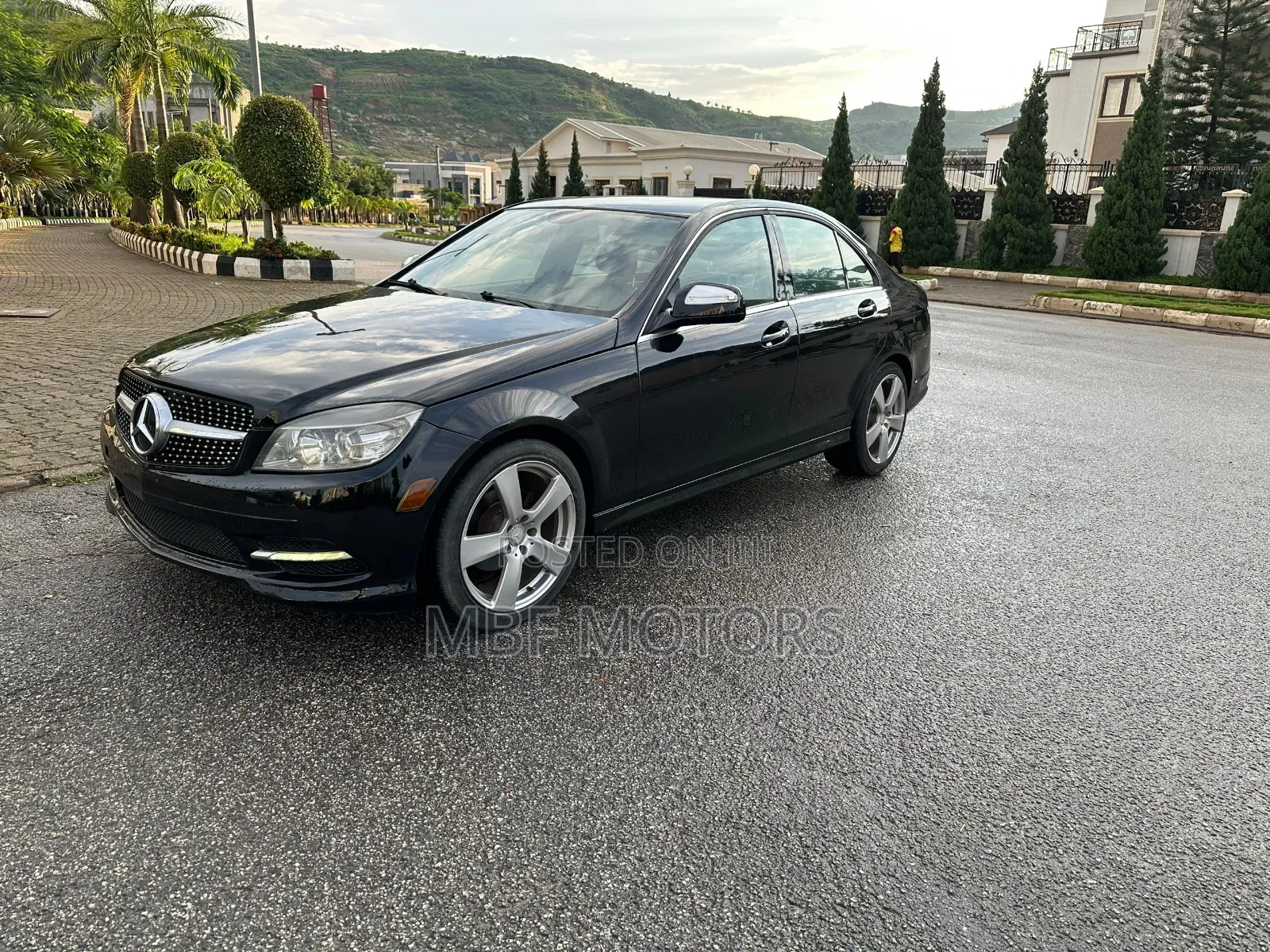 Mercedes-Benz C200 2010 Black