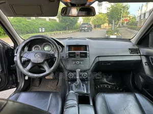 Mercedes-Benz C200 2010 Black