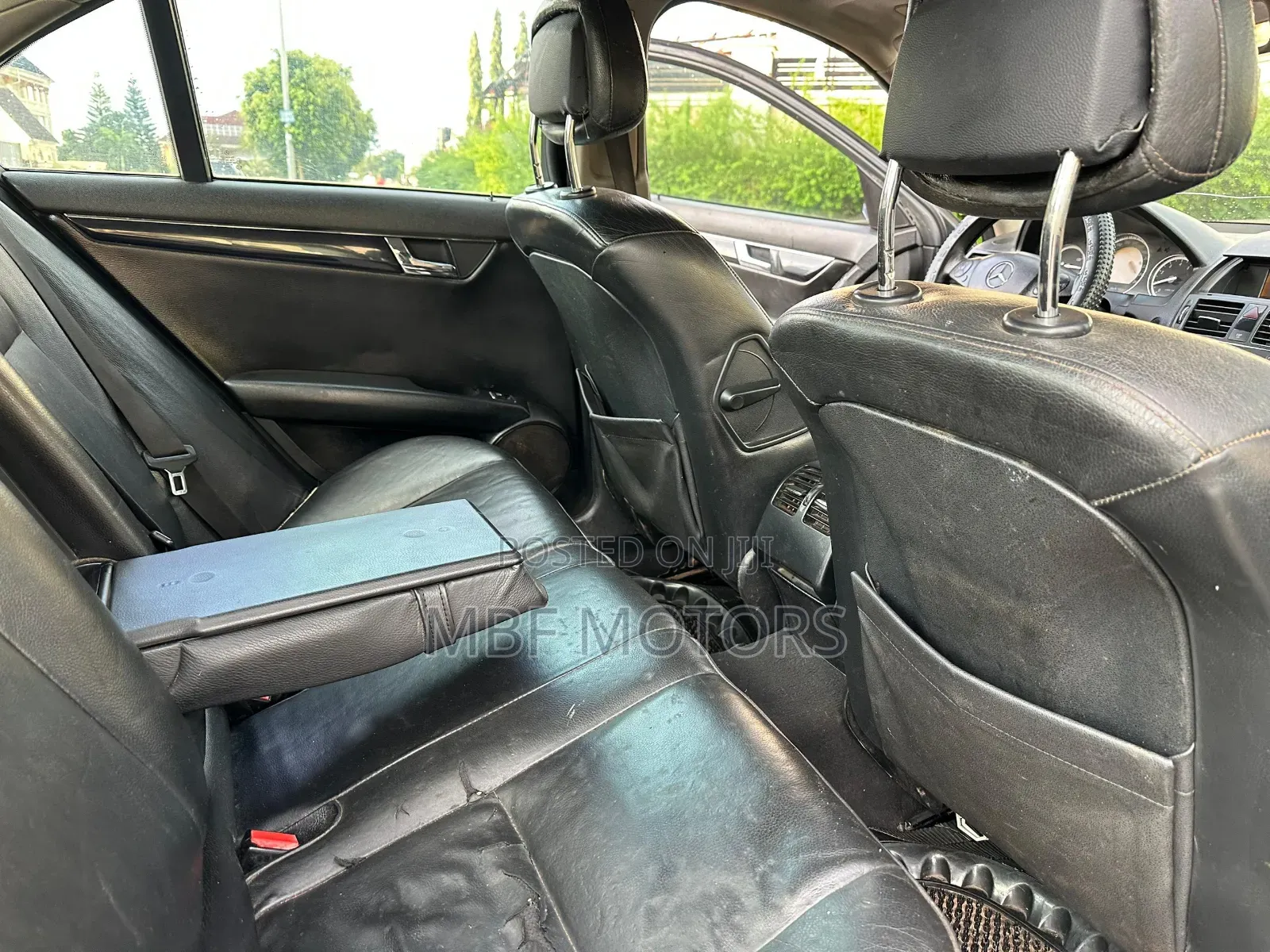 Mercedes-Benz C200 2010 Black
