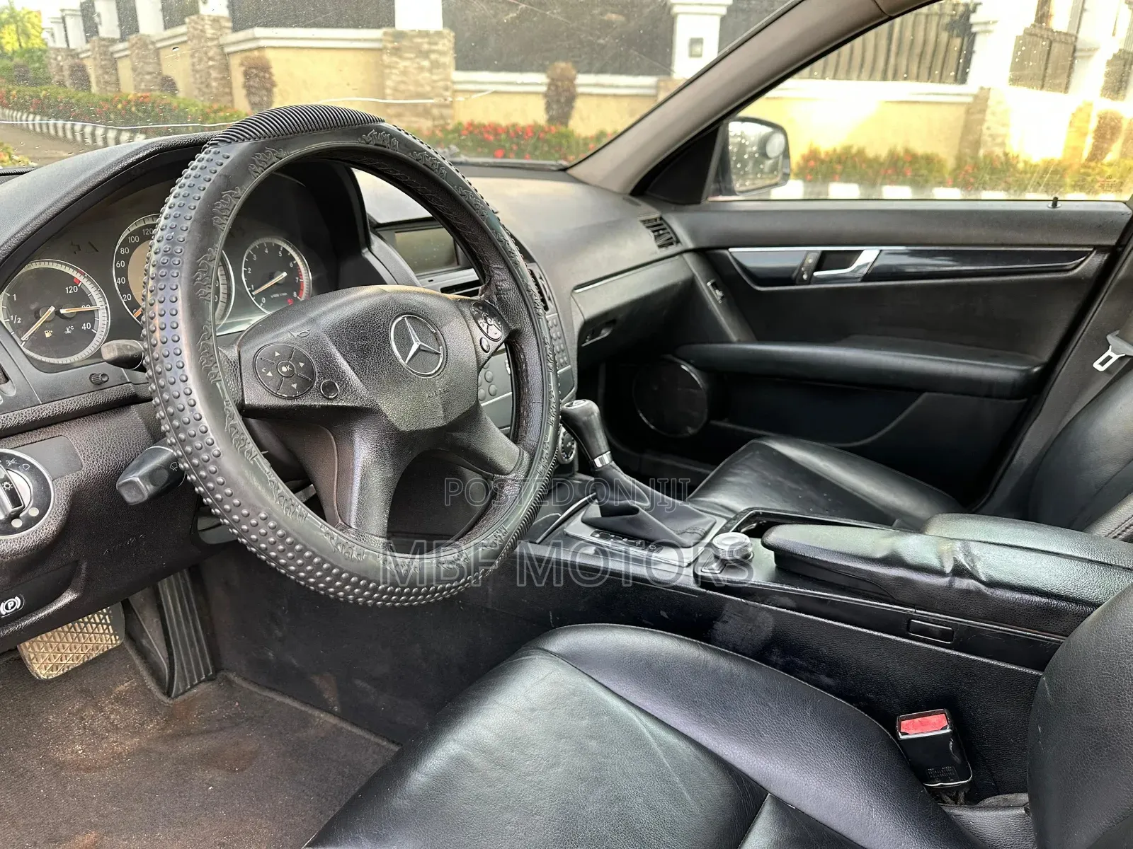 Mercedes-Benz C200 2010 Black
