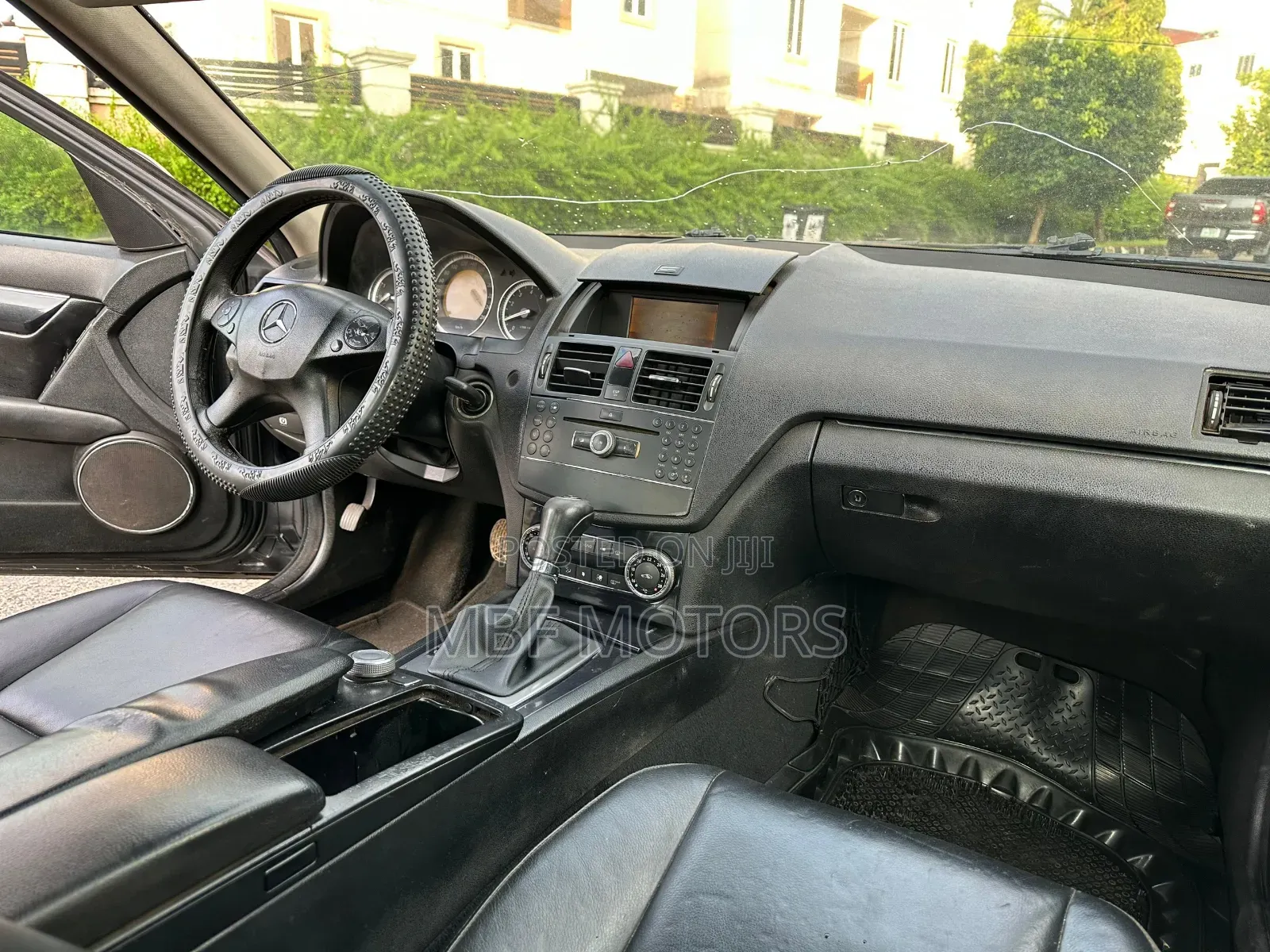 Mercedes-Benz C200 2010 Black