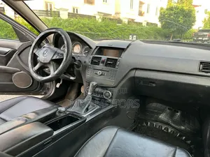 Mercedes-Benz C200 2010 Black