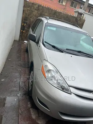 Toyota Sienna 2006 Silver