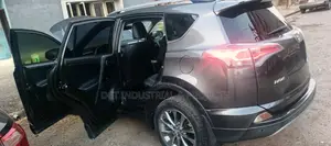 Toyota RAV4 Limited FWD (2.5L 4cyl 6A) 2017 Gray