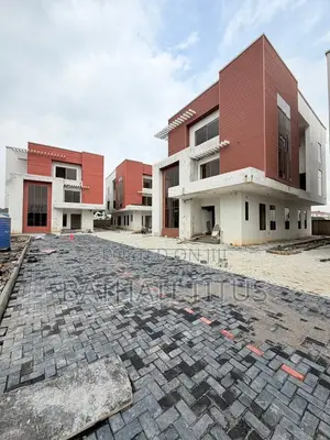 5bdrm Duplex in Guzape District for sale