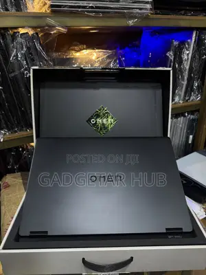 New Laptop HP Omen 17 8GB Nvidia SSD 1T