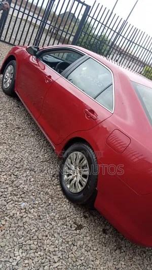 Toyota Camry LE 4dr Sedan (2.5L 4cyl 6A) 2013 Red