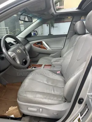 Toyota Camry XLE V6 4dr Sedan (3.5L 6cyl 6AM) 2009 Silver