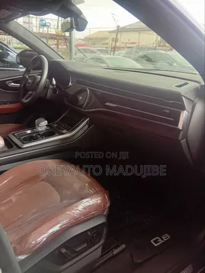 Audi Q8 2022 Blue