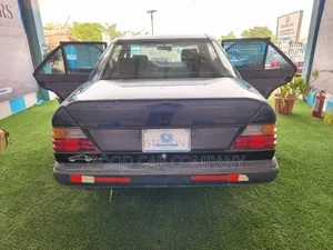 Mercedes-Benz E230 1995 Black