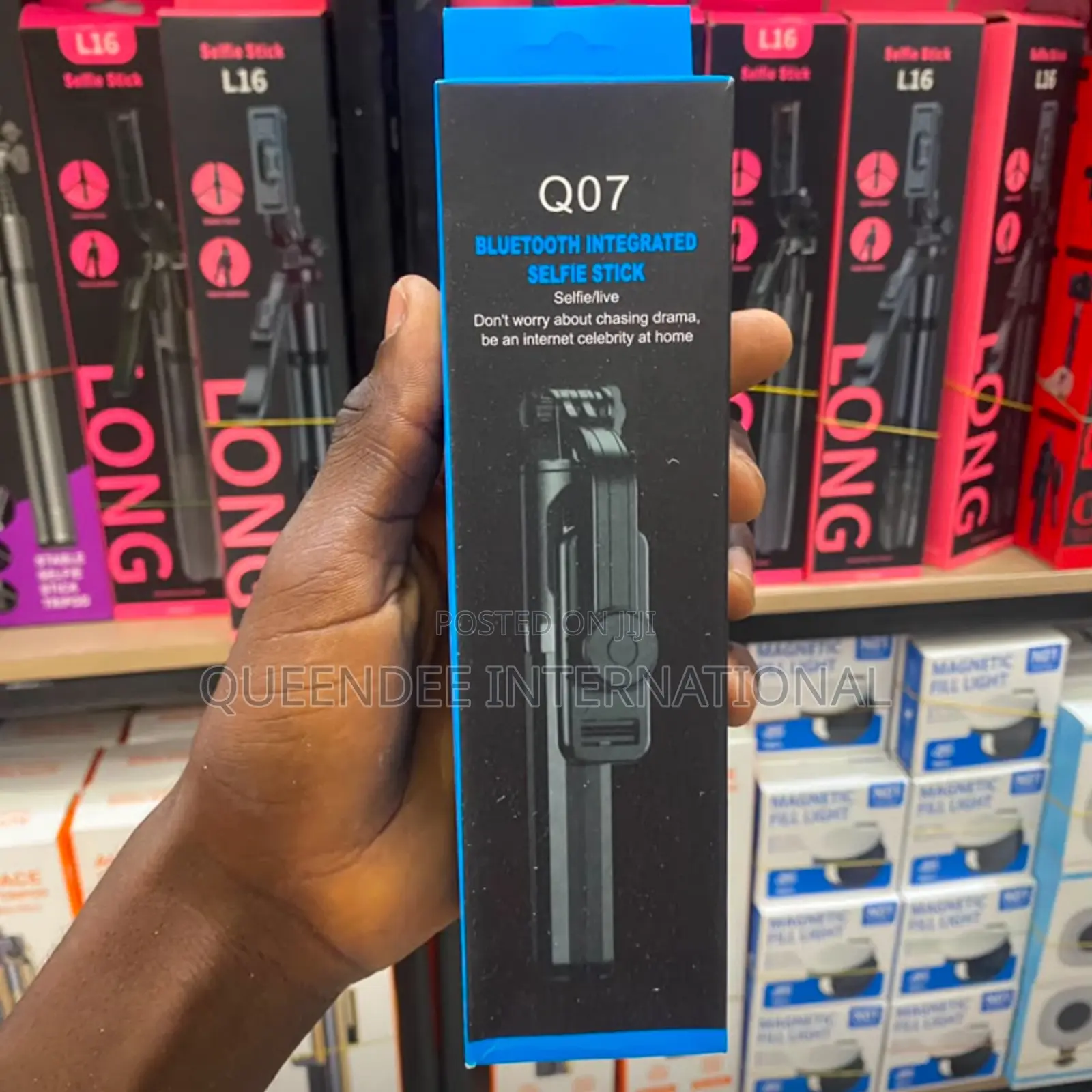 Q07 Mini Tripod