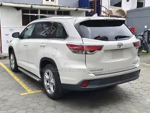 Toyota Highlander Limited V6 4x2 (3.5L 6cyl 6A) 2016 White