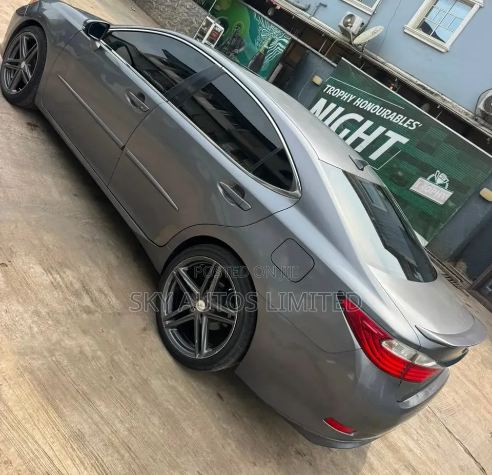 Lexus ES 2013 Gray