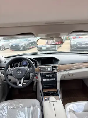 Mercedes-Benz E350 Base 4Matic Sedan AWD (3.5L 6cyl 7A) 2015 Gray