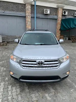 Toyota Highlander SE 2012 Silver
