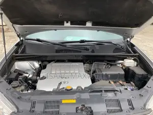 Toyota Highlander SE 2012 Silver