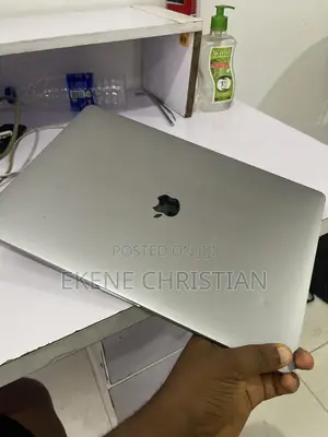 Laptop Apple MacBook Pro 2019 32GB Intel Core i9 SSD 512GB