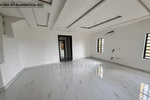 4bdrm Duplex in Chevron for rent