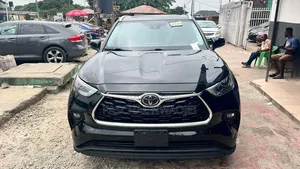 Toyota Highlander L 2021 Black