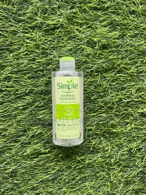Simple Soothing Facial Toner (200 Ml)