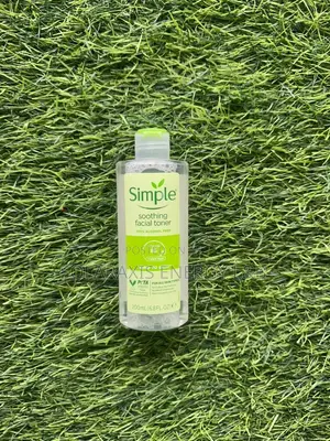 Simple Soothing Facial Toner (200 Ml)