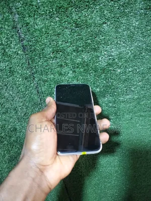 Apple iPhone XR 128 GB White