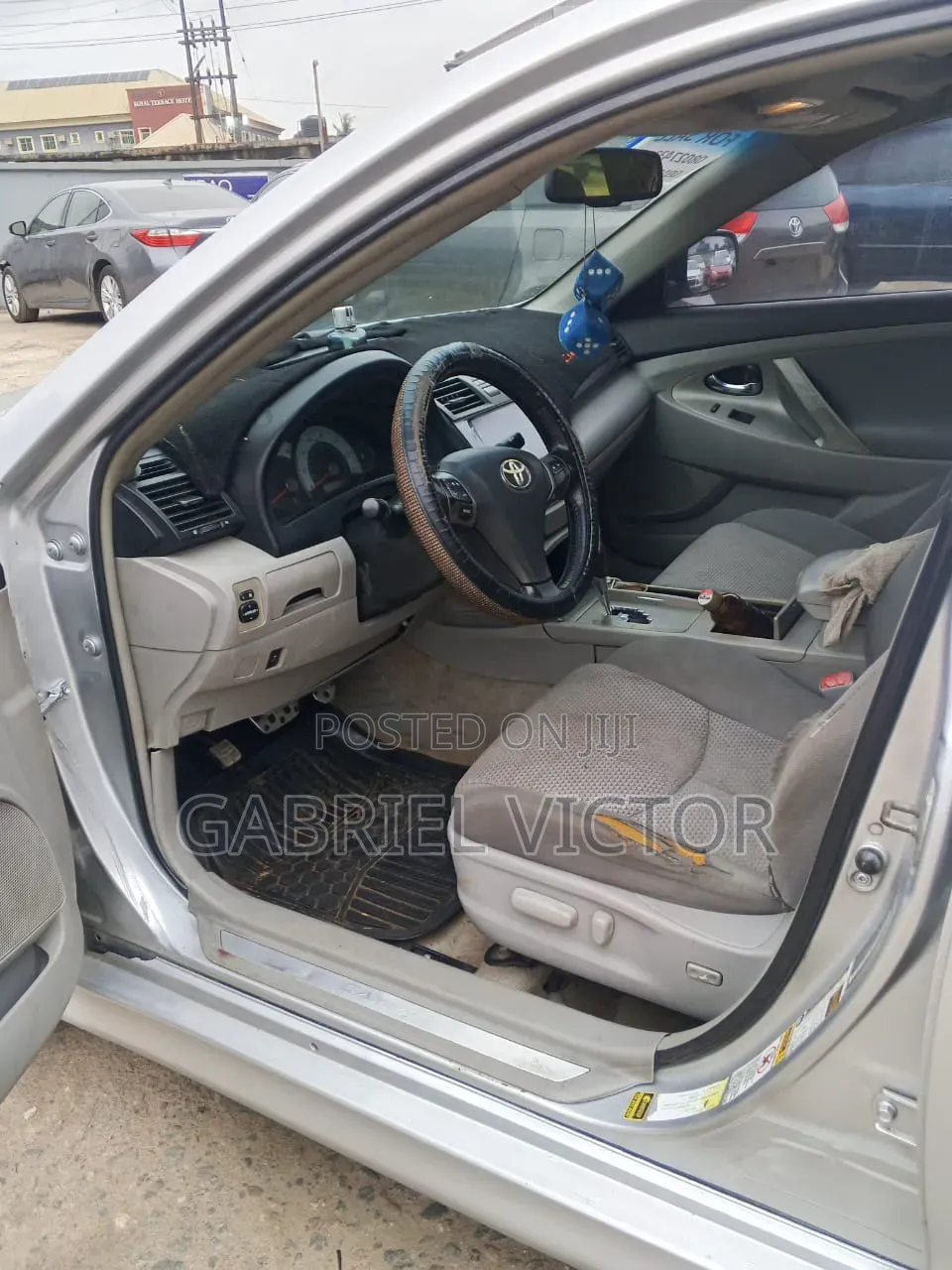 Toyota Camry 2010 Silver