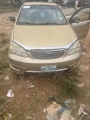 Toyota Corolla 2005 Gold