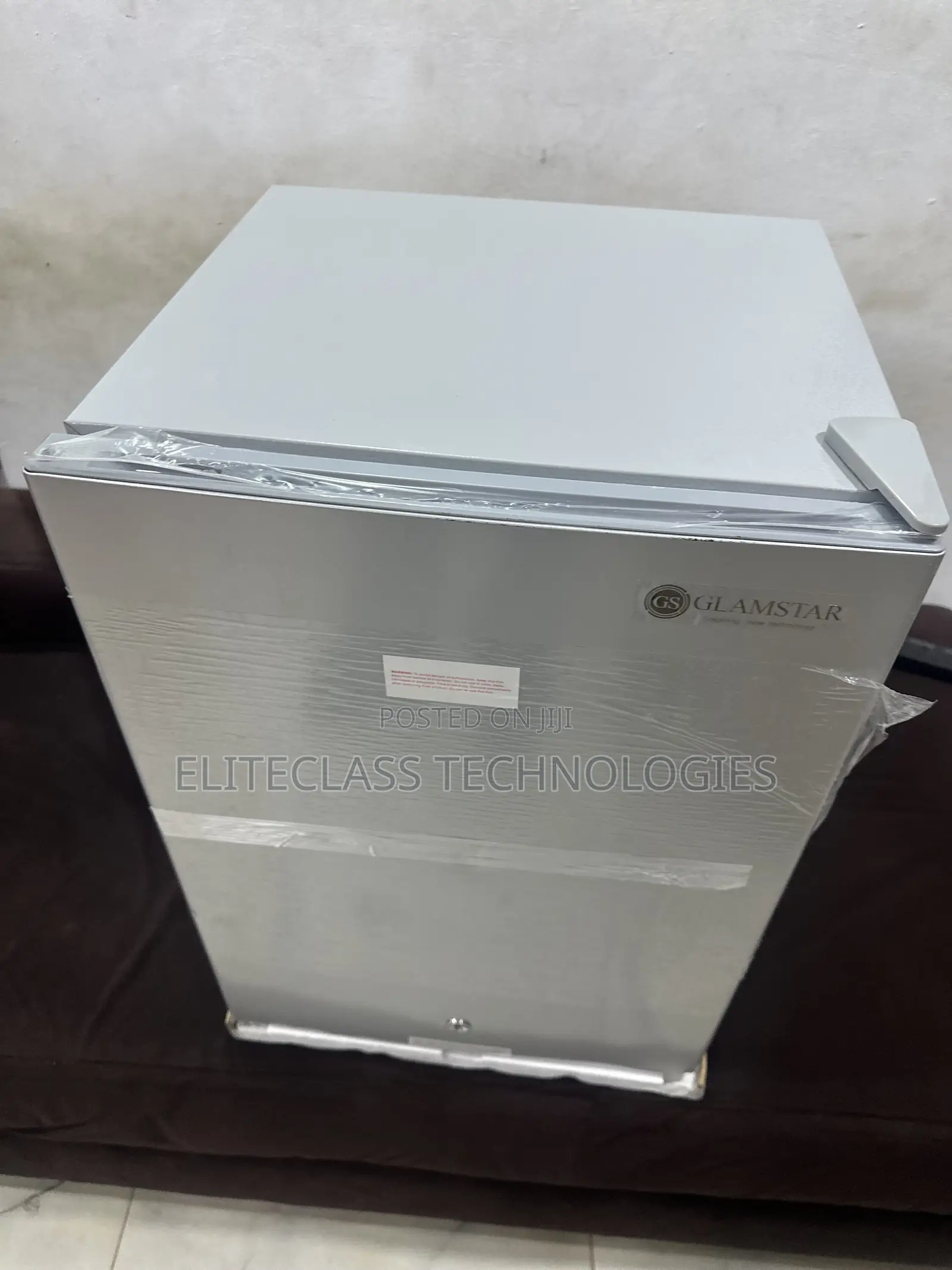 Glamstar (GFR-90S-E) Refrigerating Appliance