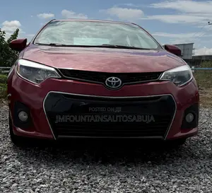 Toyota Corolla LE 4dr Sedan (1.8L 4cyl CVT) 2014 Red