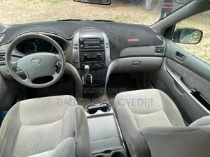 Toyota Sienna 2008 Gold