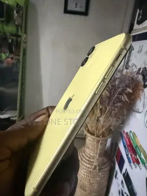 Apple iPhone 11 64 GB Yellow