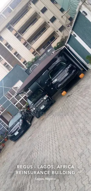 Car Pre-Purchase Inspection Mechanic With Scanner Machine