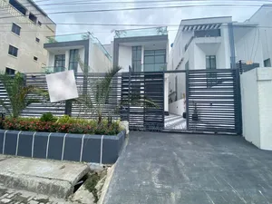 5bdrm Duplex in Osapa London Lekki for sale