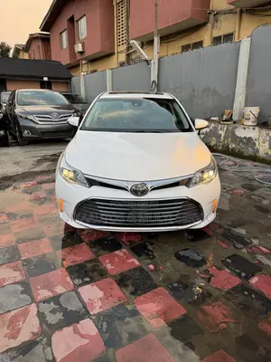 Toyota Avalon XLE 4dr Sedan (3.5L 6cyl 6A) 2015 White