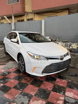 Toyota Avalon XLE 4dr Sedan (3.5L 6cyl 6A) 2015 White